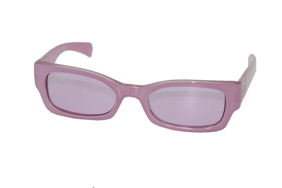 Versus rose-colored glasses