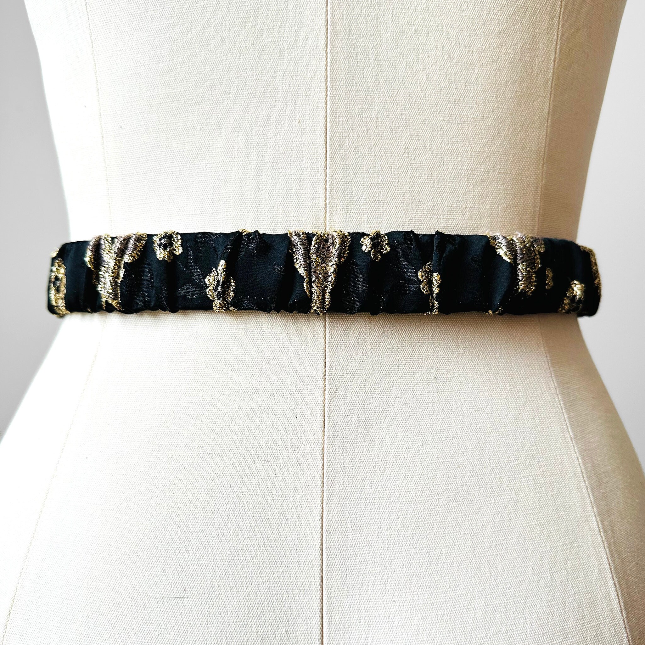 Vintage 1980s Black Gold Butterfly Stretch Belt - Sz. 31-34  display picture 1