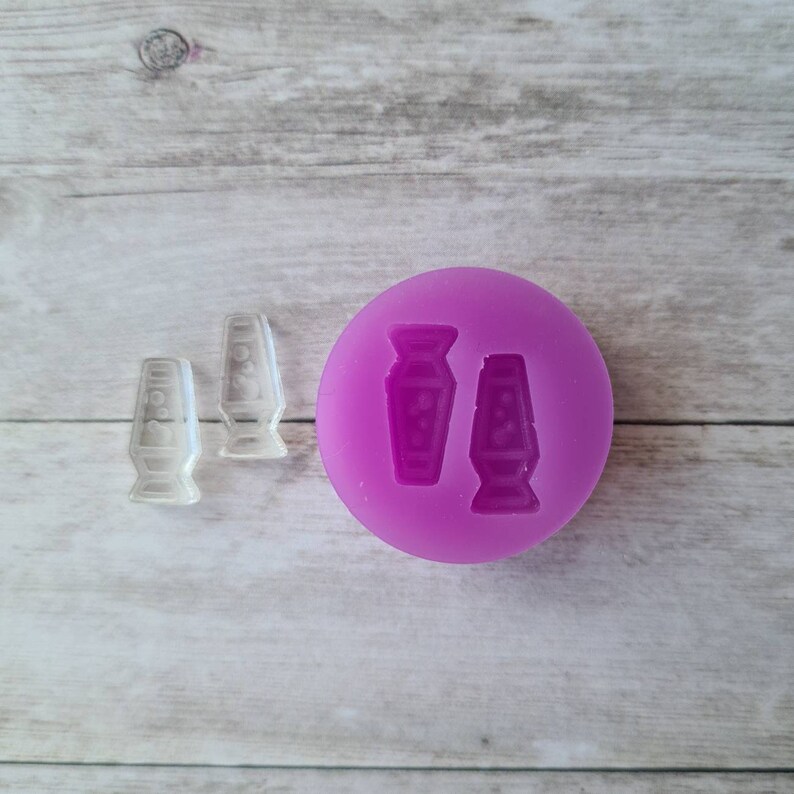 Resin silicone mold, 15mm lava light stud earrings mould, retro Resin silicone mold, 15mm lava light stud earrings mould, retro