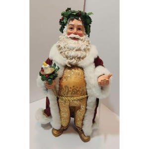 Clothtique Father Christmas 4037195D With Wreath And Box Possible Dreams