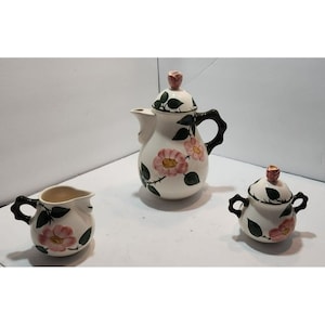 Vtg Villeroy Boch Wild Rose Teapot, Sugar Bowl, And Creamer Excellent Condition