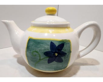 Bule Floral Vintage: Bule de Cerâmica Branco, Amarelo e Azul