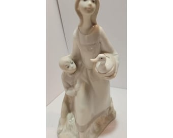 Vtg Lladro Woman Holding Goose W/Boy Afraid & Hiding Behind Her Figurine