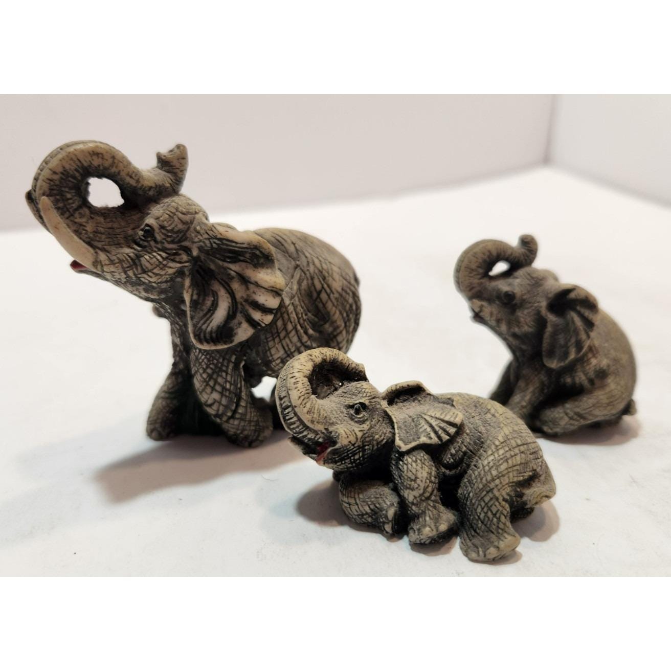 ヴィンテージ樹脂製象の置物：ママと赤ちゃんの3体セット - Etsy 日本