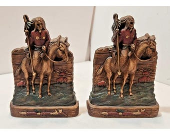 Sujetalibros vintage Vandor Guerrero indio a caballo Resina imitación madera MCM Estilo rústico del oeste
