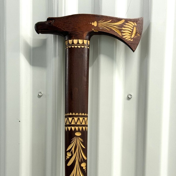 Bâton de marche vintage en bois d'art folklorique, tête d'aigle, sculptée à la main