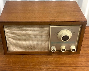 Vintage 1960s Mid Century KLH Model Twenty-One FM Radio