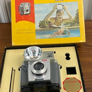 Vintage Brownie Flashmite 20 Camera In Box