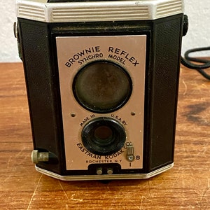 Vintage Brownie Relflex Synchro Model Camera 1940-1952