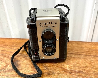 Vintage Argus ArgoFlex Seventy Five Box Camera