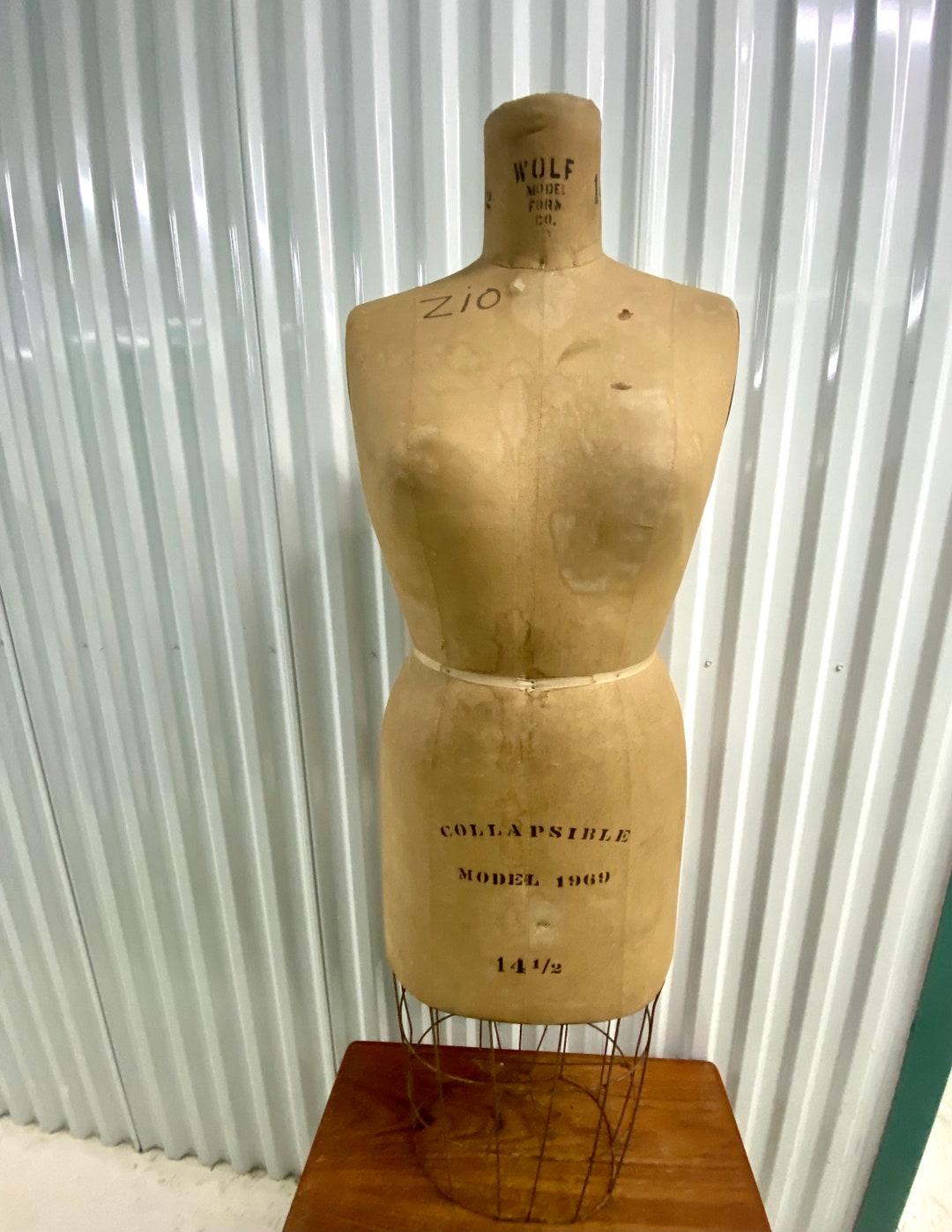 Vintage 1969 Wolf Model Form Dress Mannequin Size 14 1/2 LOCAL PICK UP