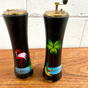 Vintage Florida Souvenir Wooden Salt Pepper Shakers Grinder Made In Japan