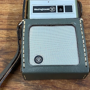 Transistor de radio vintage EMPEROR, antiguo transistor de mano portátil,  pequeña radio coleccionable, 1960s, 60s NO FUNCIONA -  España