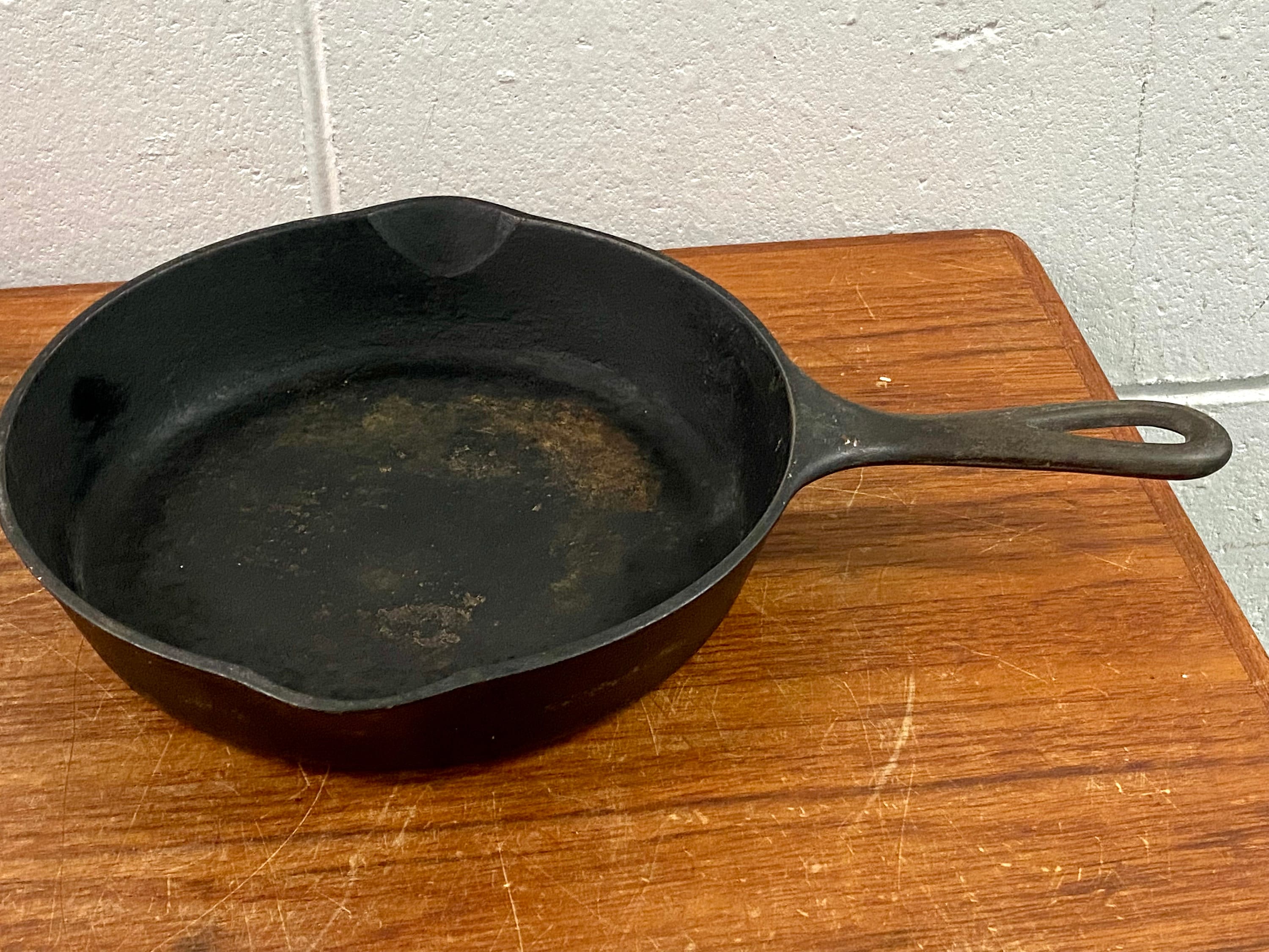 Vintage Wagner Ware #6 Cast Iron Skillet 1056 – The Forge at Pleasant  Valley Farm