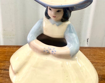 Cute Vintage Ceramic Girl W/ Wide Brimmed Hat Scissor Holder