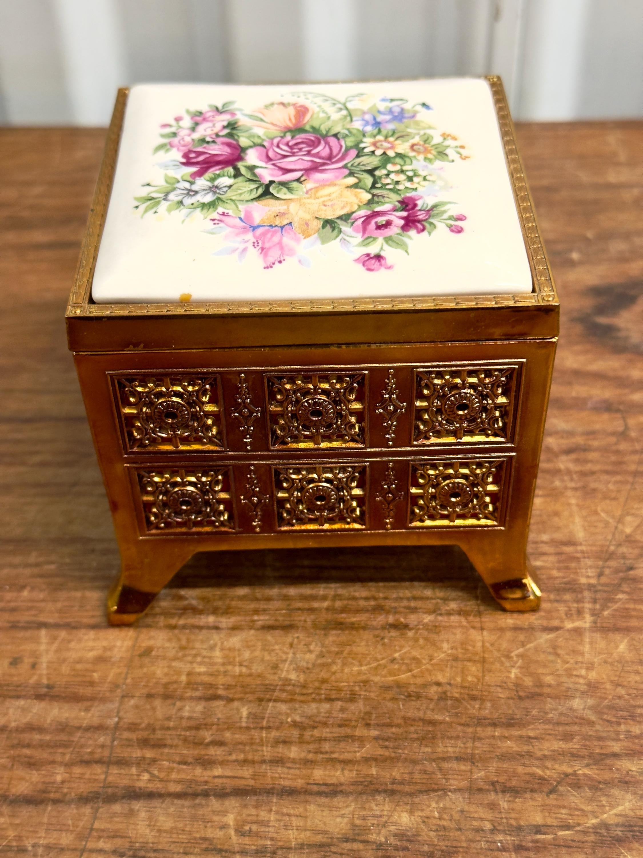 ヴィンテージ ゴールドメタル 花柄セラミック蓋付き ミュージカル