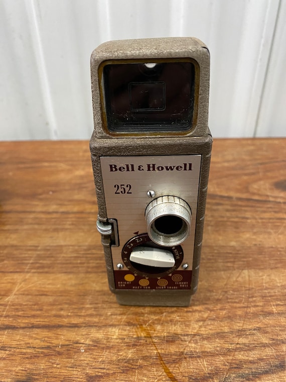 Vintage 1950s Bell & Howell 252 8mm Film Movie Camera - Etsy