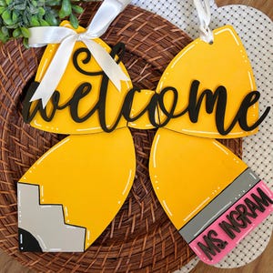 Pencil Door Hanger, Pencil Bow, Teacher Door Sign, Welcome sign, Pencil decor, Teacher gift