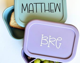 Silicone Lunch Box With Engraved Permanent Name, Custom Kids Snack Container, Name Lunchbox for School, Daycare & On-the-Go Meals