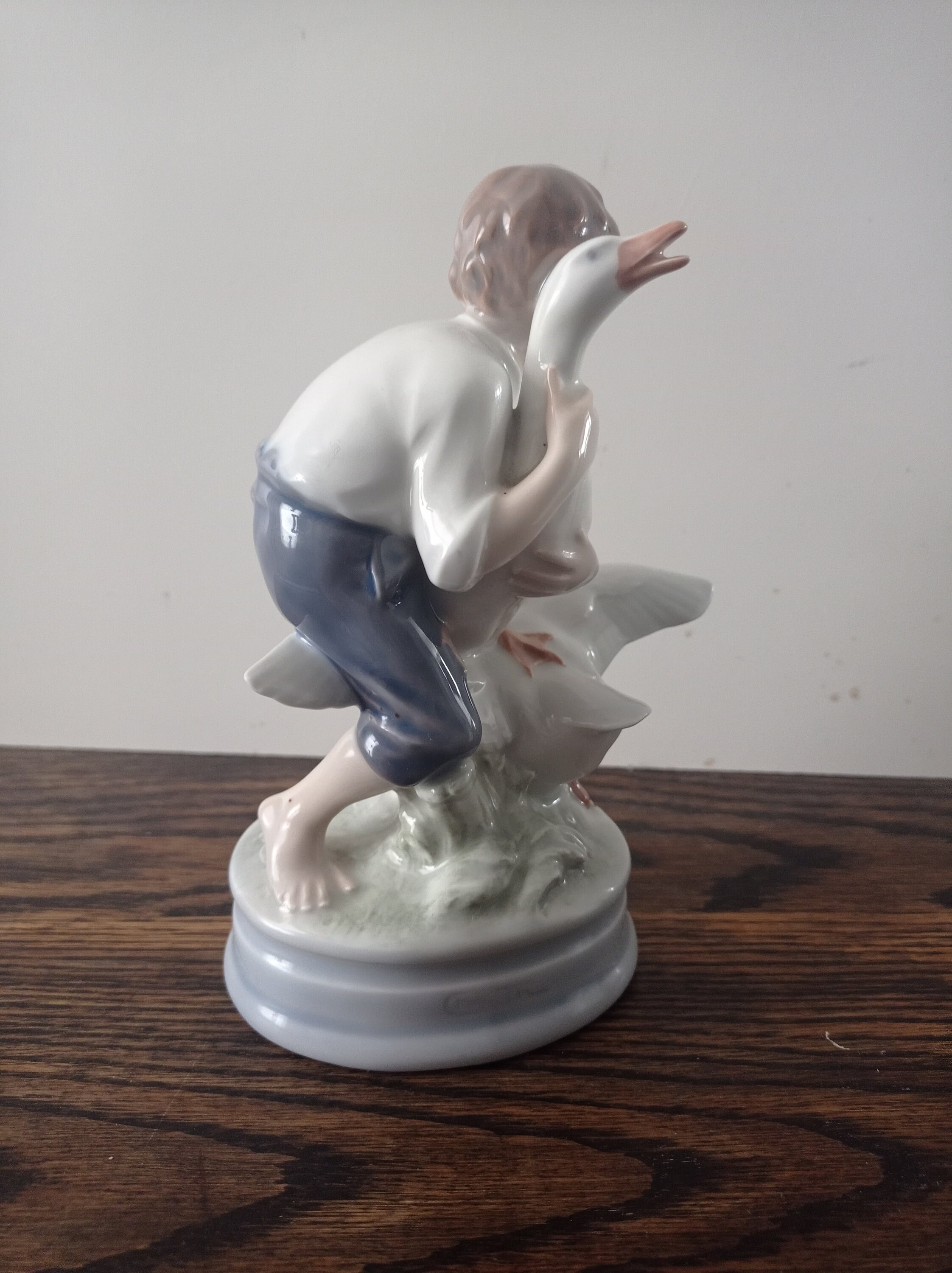 ヴィンテージ ロイヤル コペンハーゲン 磁器フィギュア：ガチョウ泥棒