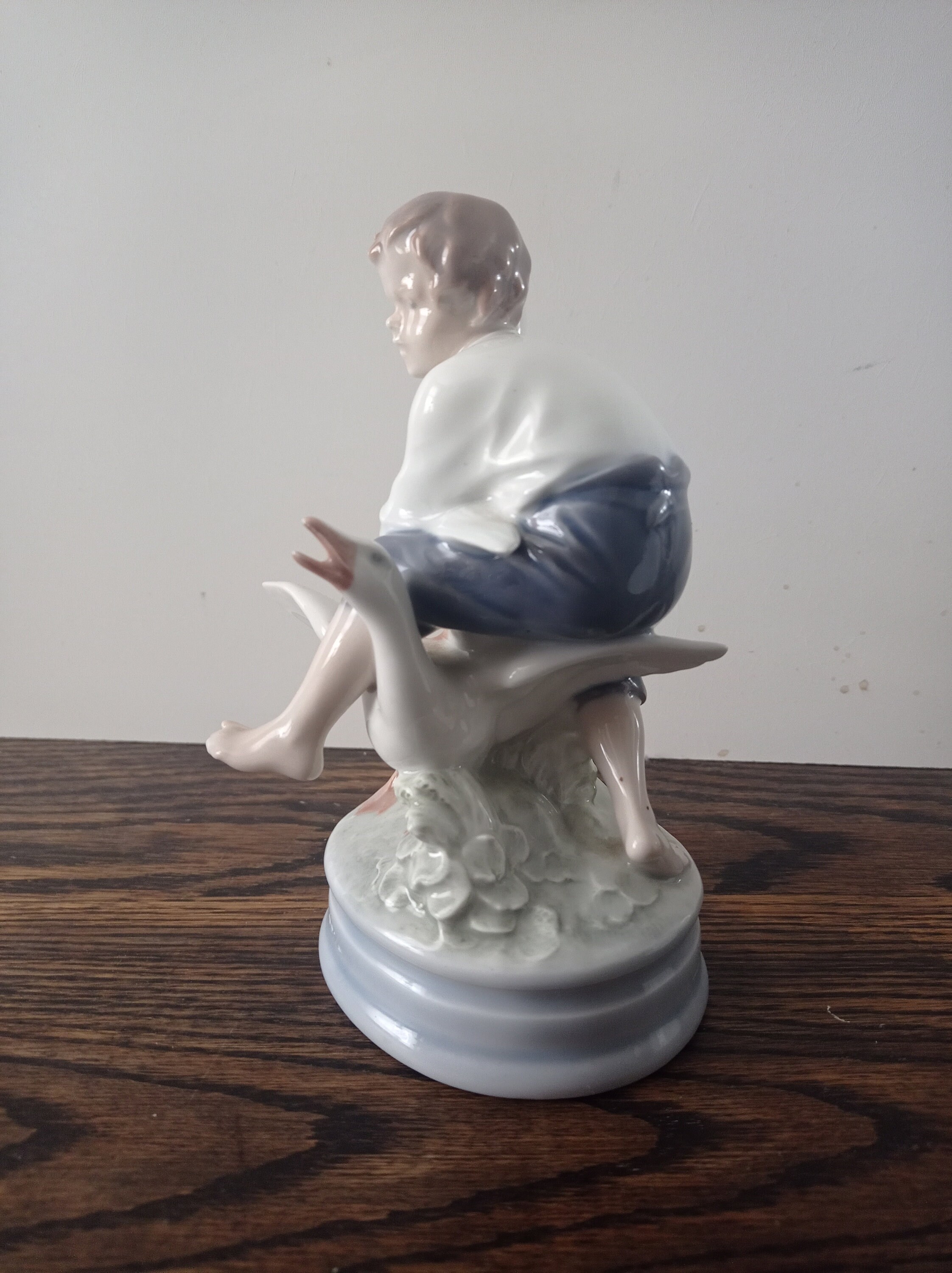 ヴィンテージ ロイヤル コペンハーゲン 磁器フィギュア：ガチョウ泥棒