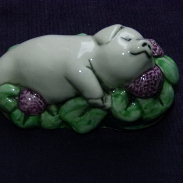 Small Ornament  PIG in Clover  Margaret Howard M.H. T UK on Base Porcelain