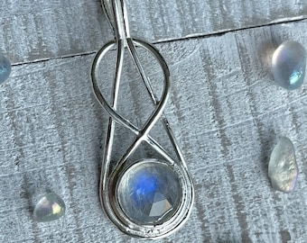 Moonstone Infinity Pendant/925 Sterling Silver/Rainbow Moonstone/June Birthstone/Magnetic Clasp Option/Free Shipping/Chain Included