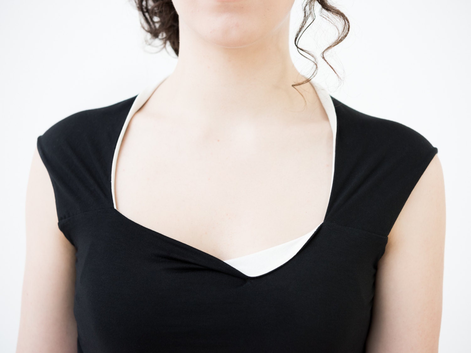 black and cream t shirt