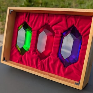 Koninklijke set van 3 robijnen uit Zelda Ocarina of Time. Prachtige harsrobijnen voor Legend of Zelda-fans, verkrijgbaar in verschillende kleuren.