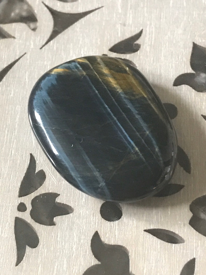 Blue Tigers Eye Palmstone Crystal Chakra Reiki Healing Etsy