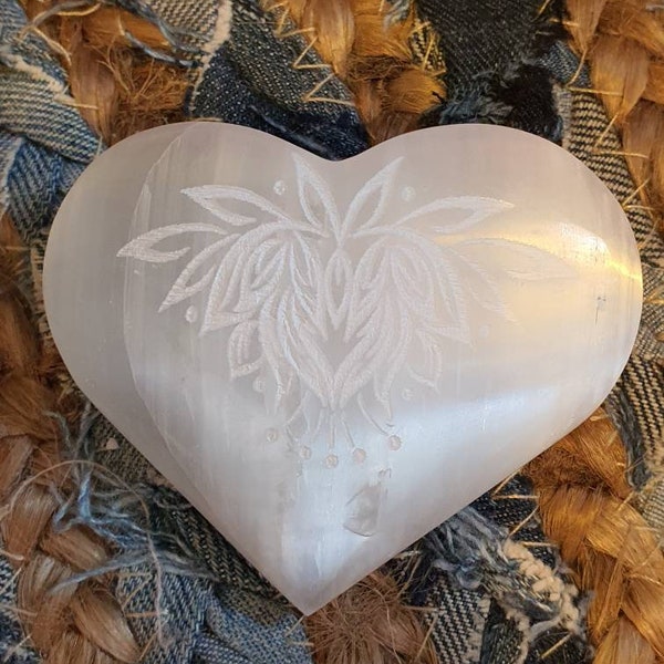 Stunning White Selenite Engraved Heart Reiki Healing Crystal Angel Stone Energy Gift Idea