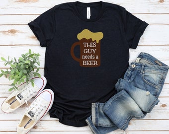 Este chico necesita una camisa de cerveza, regalo para los amantes de la cerveza, camiseta de manga corta de jersey unisex