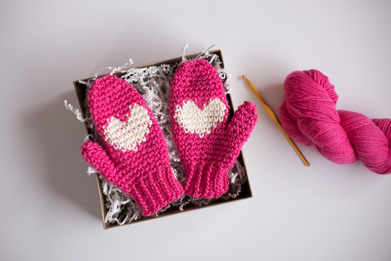 Heart Mittens Crochet PATTERN for Kids and Adults, Valentine's Day Crafts, DIY Mittens, Valentines Gifts for Kids zdjęcie 5