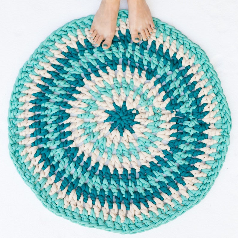 Quick & Easy Crochet Rug Pattern, Jumbo Yarn, Bath Mat, DIY Rug, Beginner friendly, tutorial image 1
