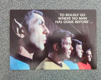 Vintage 1993 Hallmark Star Trek TOS Crew Photo - Hello/Miss You/Just Because/Birthday Card - Kirk, Spock, Scotty, McCoy - NOS