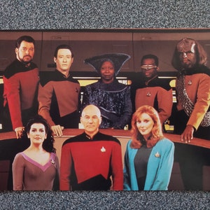 Cartão de aniversário em branco da tripulação do Star Trek TNG de 1993 - NOS Hallmark - Aniversário do grupo
