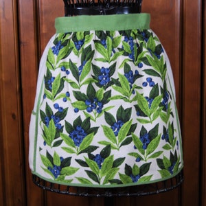 Vintage Linen Half Apron with Pockets, Blueberry Bush Print