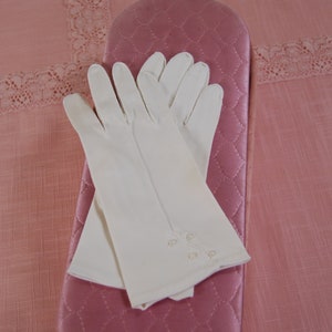 Vintage White Washable Gloves