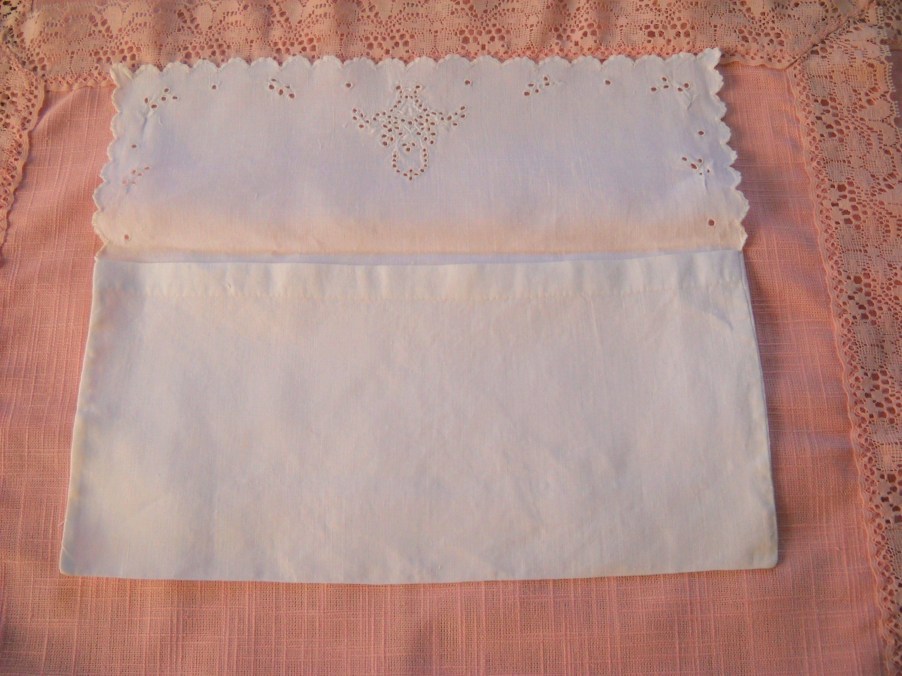 Vintage White Embroidered Handkerchief Holder/Case Etsy