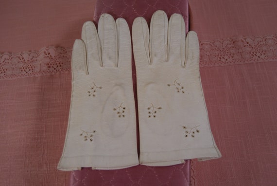 Vintage White Kidskin Leather Gloves, Set of 2 Pa… - image 3