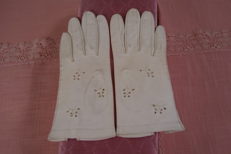 Vintage White Kidskin Leather Gloves, Set of 2 Pair image 3