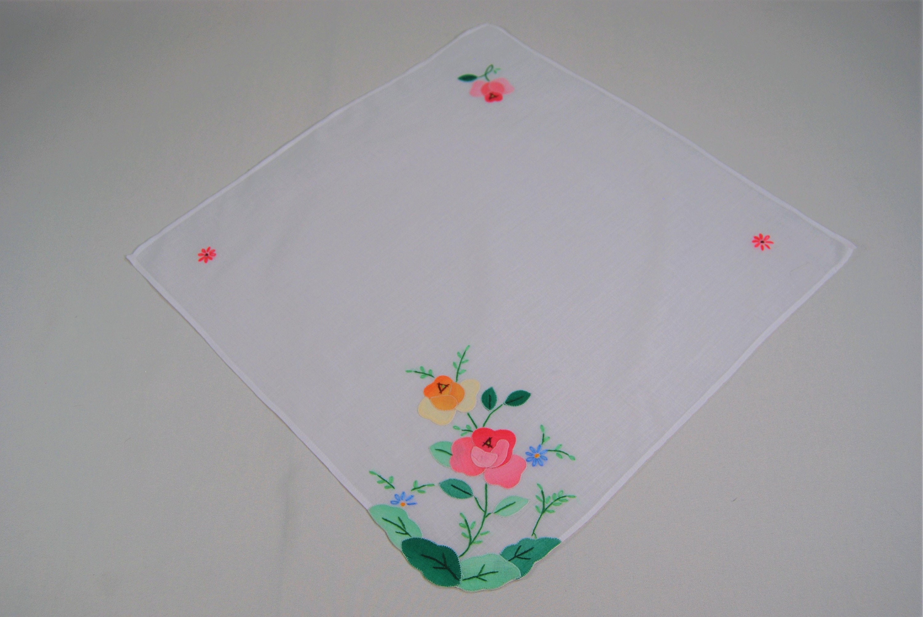 Vintage Detachable Appliqued and Embroidered Collar, Matching ...