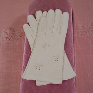 Vintage White Kidskin Leather Gloves, Set of 2 Pair image 5