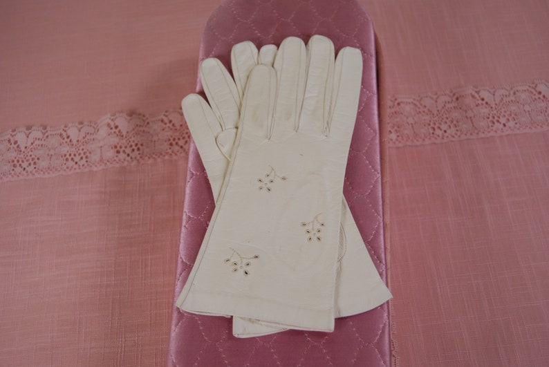 Vintage White Kidskin Leather Gloves, Set of 2 Pair image 5