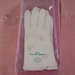 Vintage White Kidskin Leather Gloves, Set of 2 Pair image 4