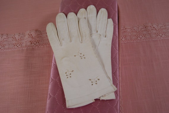 Vintage White Kidskin Leather Gloves, Set of 2 Pa… - image 1