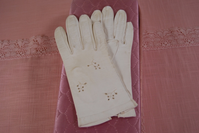 Vintage White Kidskin Leather Gloves, Set of 2 Pair image 1