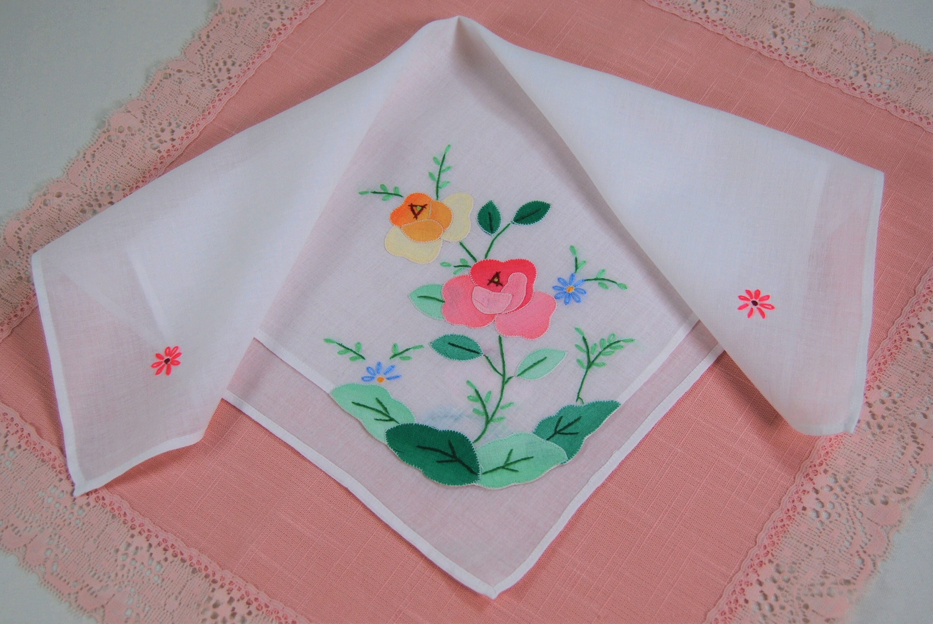 Vintage Detachable Appliqued and Embroidered Collar, Matching ...
