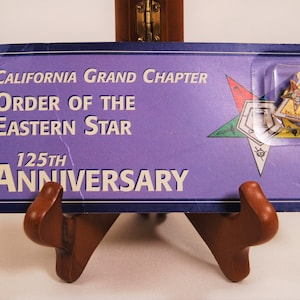 Pin no cartão do 125º aniversário da Ordem Vintage da Estrela Oriental, Grande Capítulo da Califórnia c. 1993