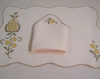Vintage Cross Stitched Linen Placcemats and Napkins, c. 1970s, Set of Four
